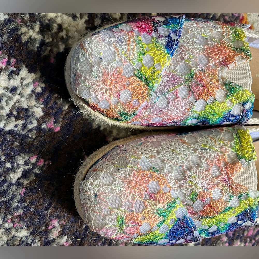 Toms Multi Tie Dye Crochet Rope Sole Slip Ons - Picture 4 of 5